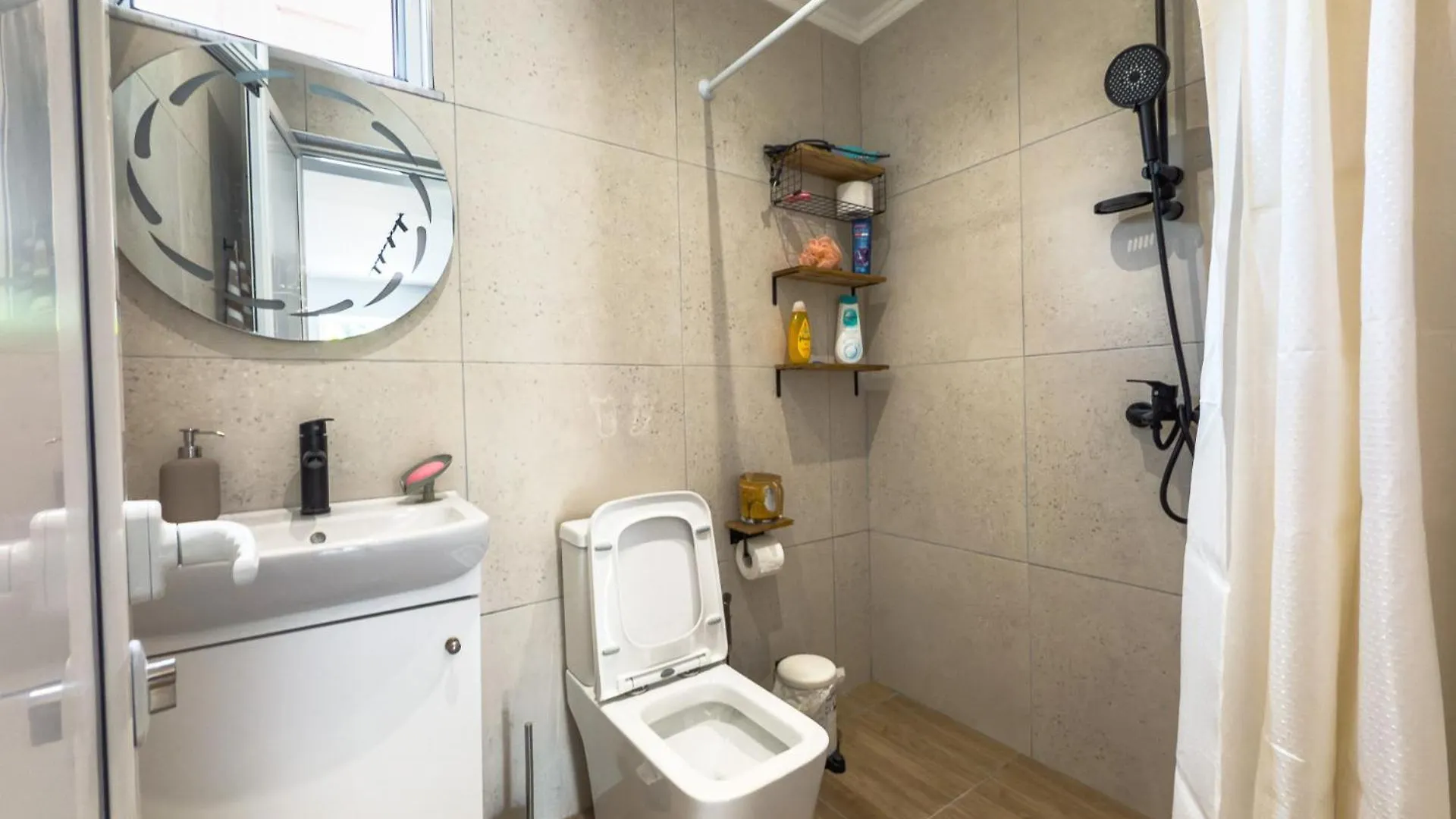 Cozy Apartments With Garden Përmet 0*,  阿尔巴尼亚